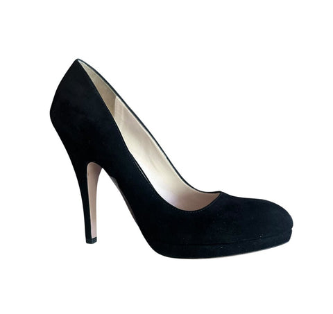 suede pumps
