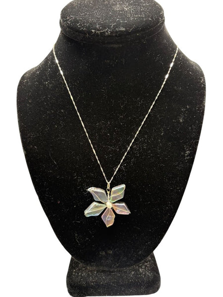shell flower pendant