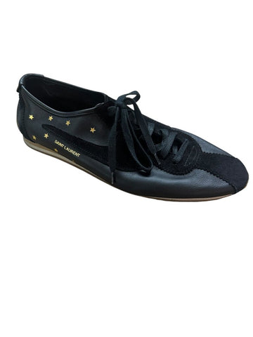 low sneakers
