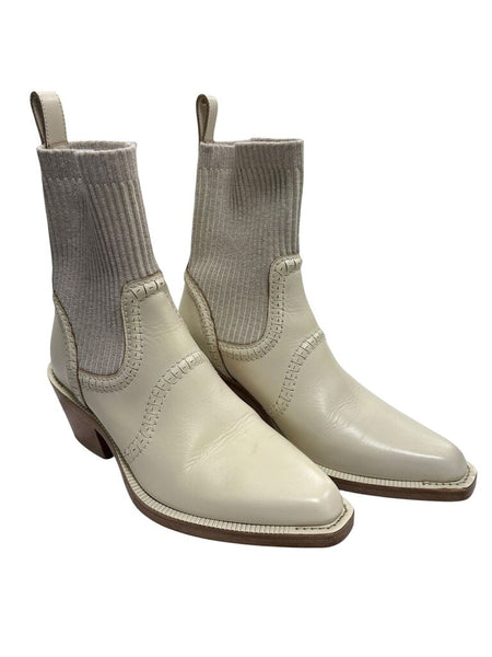 leather/sweater pointed boots