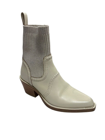 leather/sweater pointed boots