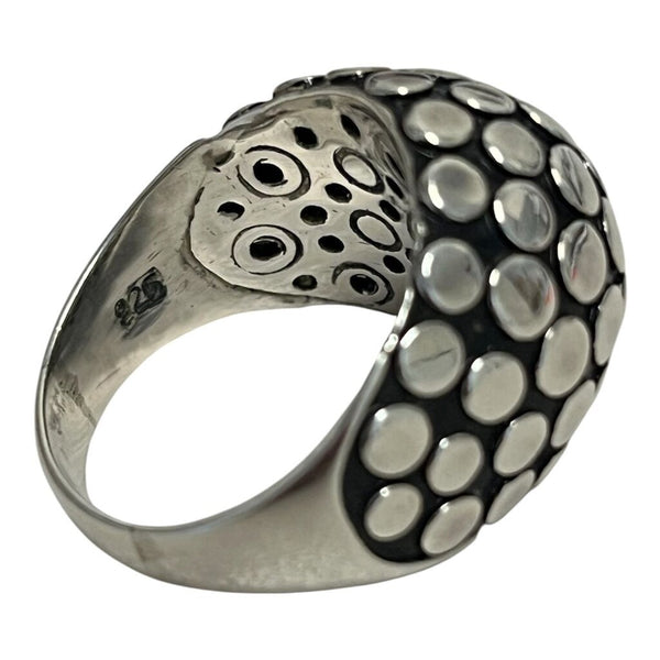 ring w dots