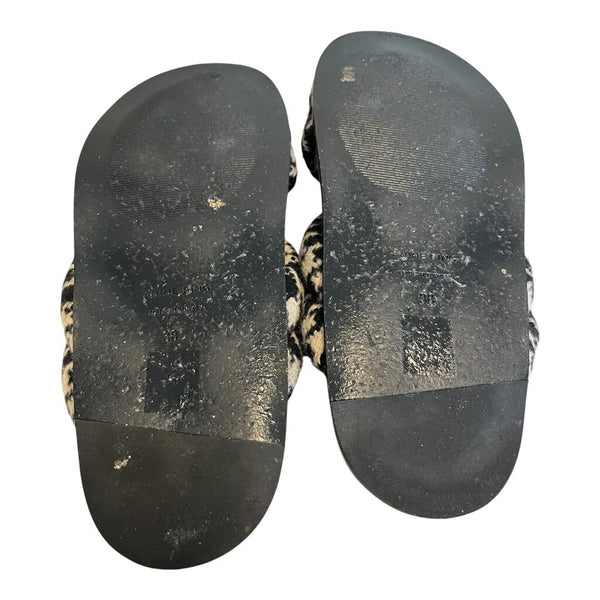 puffy houndstooth slides