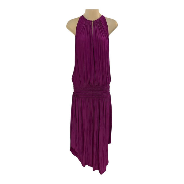 sleeveless pleats dress