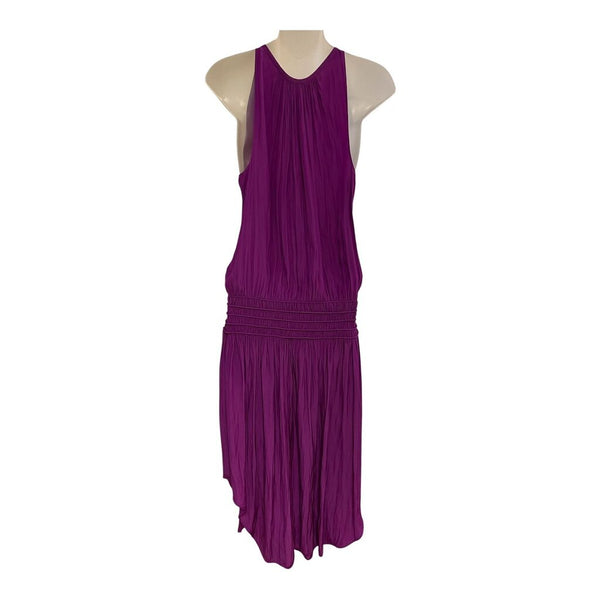 sleeveless pleats dress
