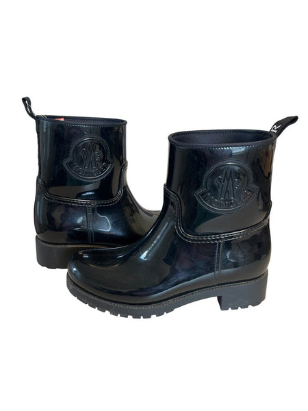rain boots